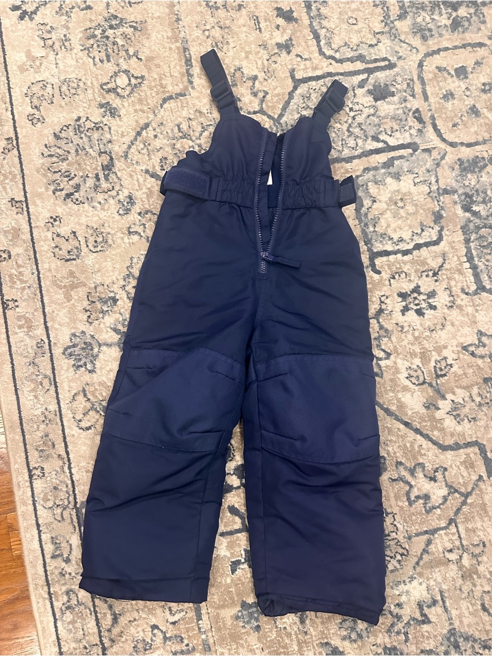 Cat and Jack 3T snow pants with bib overall.  Excellent condition.